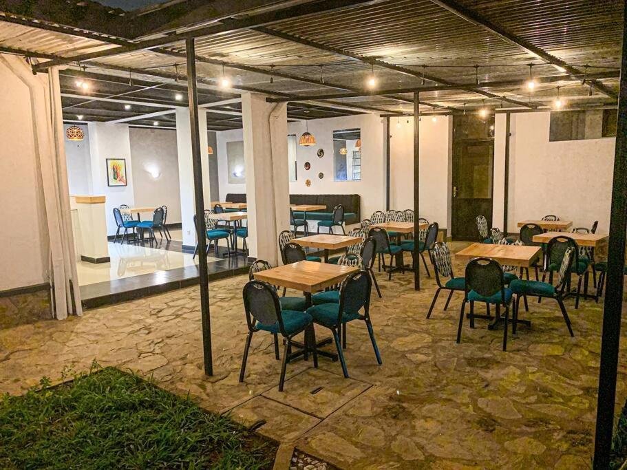City Center Apartments Μπουζουμπούρα Εξωτερικό φωτογραφία
