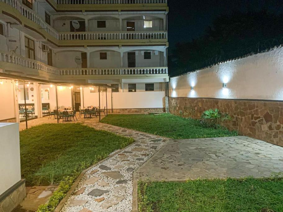 City Center Apartments Μπουζουμπούρα Εξωτερικό φωτογραφία